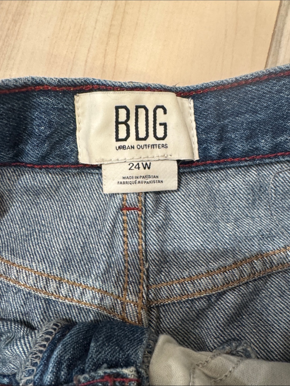Women’s BDG Washed Blue High-Rise Denim Bermuda Shorts | Size 24 - Picture 3 of 6